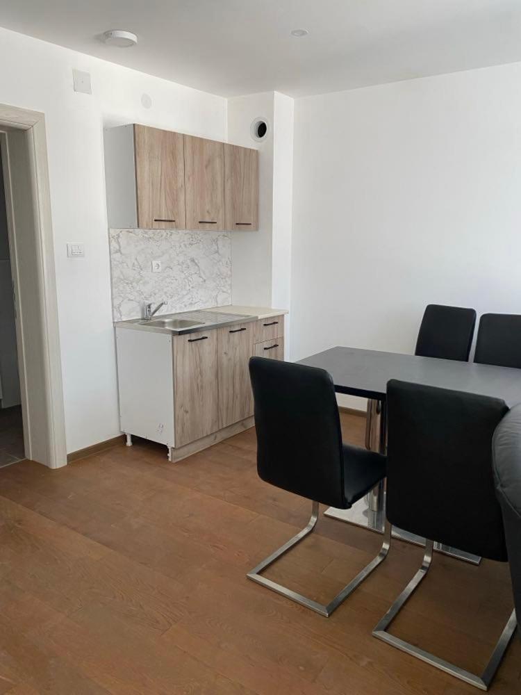 Sandra Apartmani Vrsac Exterior foto